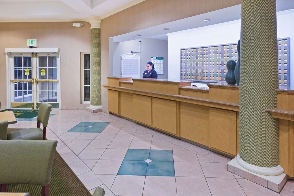 La Quinta By Wyndham Shreveport Airport Hotel Beltér fotó